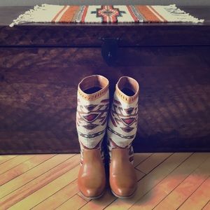 Wanted Aztec patterned faux leather boots
